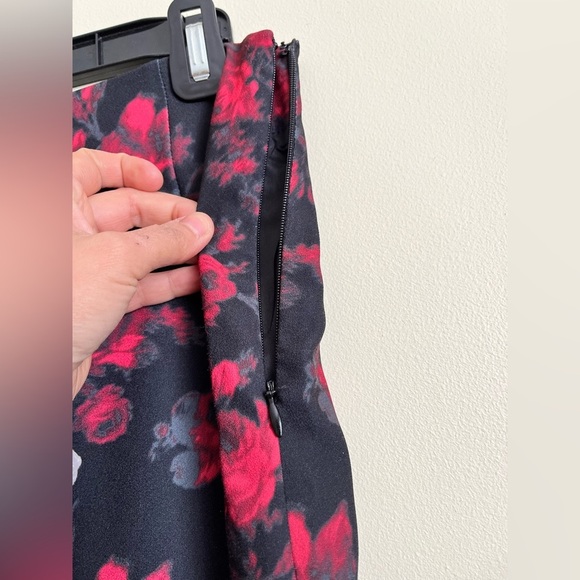 STUNNING pencil skirt from Lord and Taylor new with tags on! - Picture 4 of 10